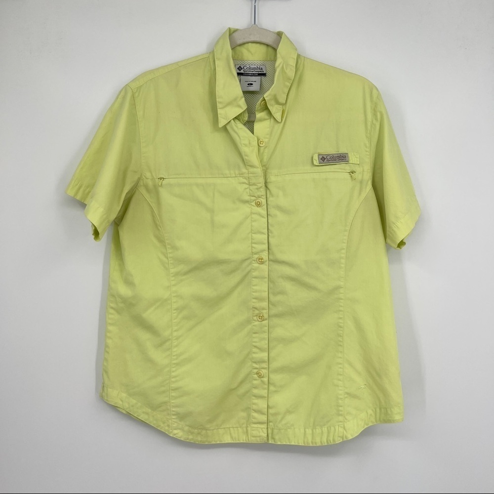 Columbia Women's Green Collared Short Sleeve Buttondown Performance Shirt - Picture 2 of 8